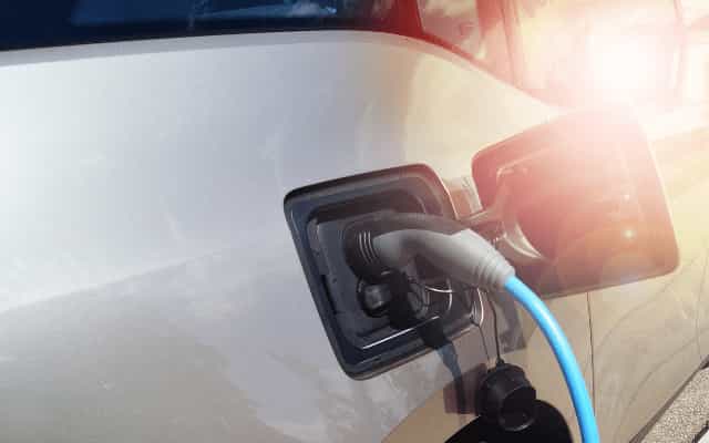 עמדות טעינה לרכב חשמלי